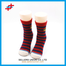 Süße gestreifte gemusterte Kindersocken mit mittlerer Wade, benutzerdefinierte Socken